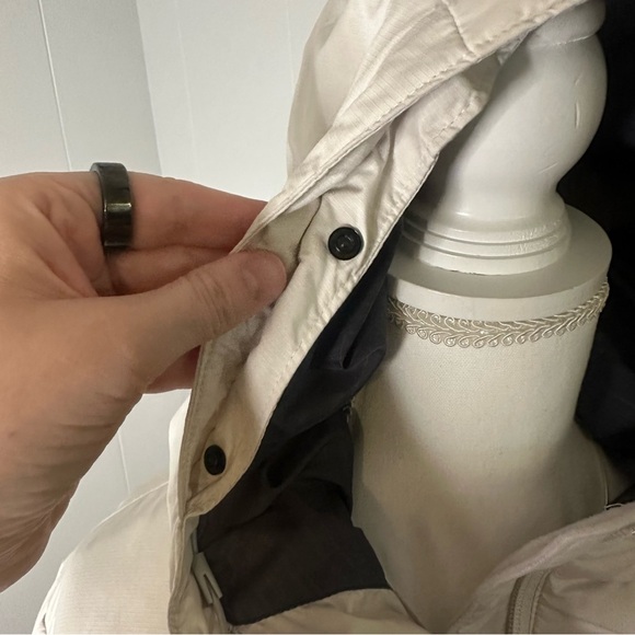 Women's Cream Hooded Puffer Jacket - Picture 5 of 6